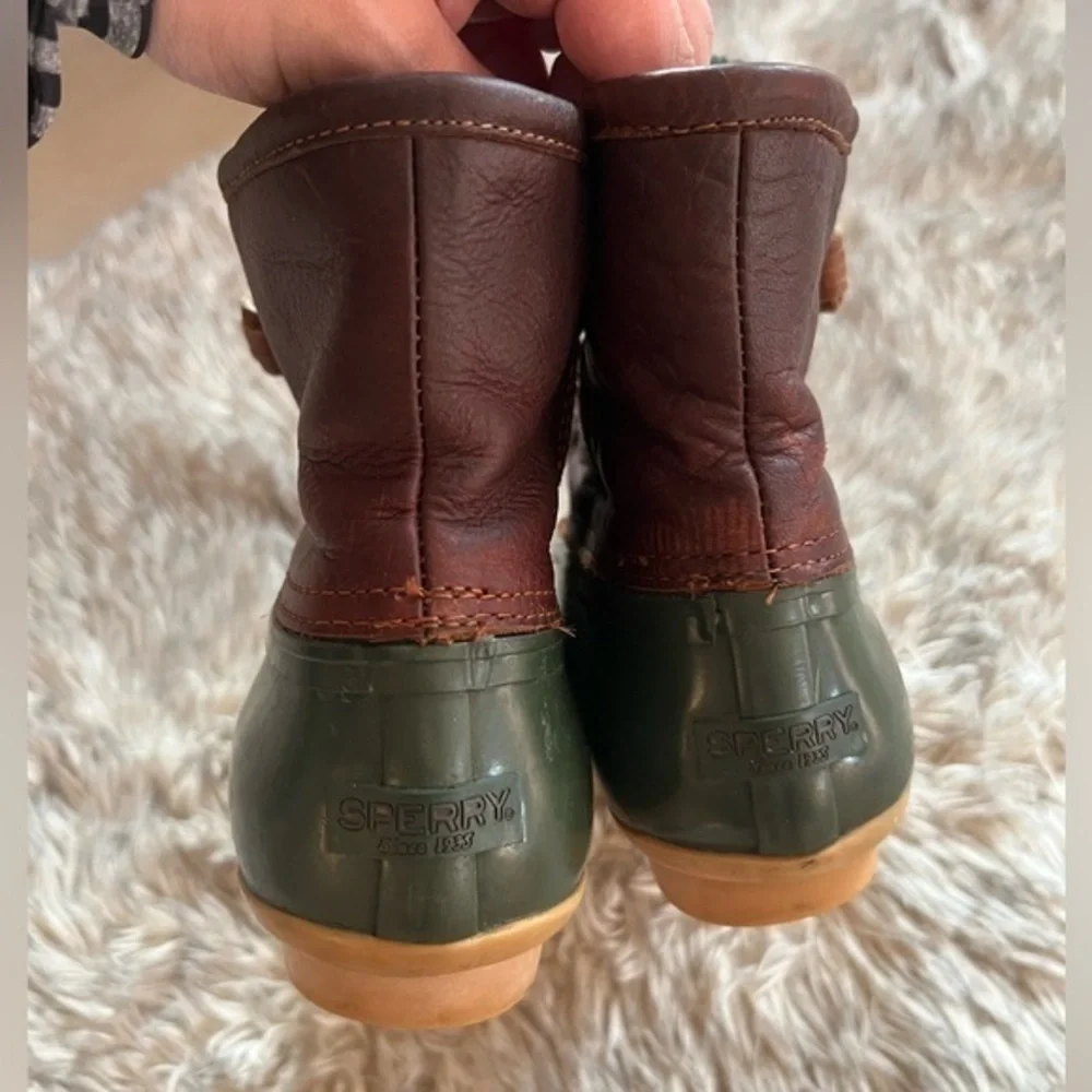Sperry boots‎